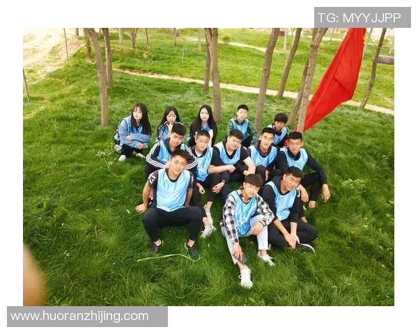 女足球明星高清海报展现运动魅力与青春风采的视觉盛宴